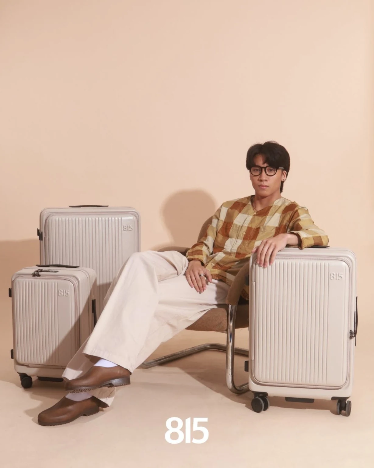 Neron Zach with the cream 815 luggage collection